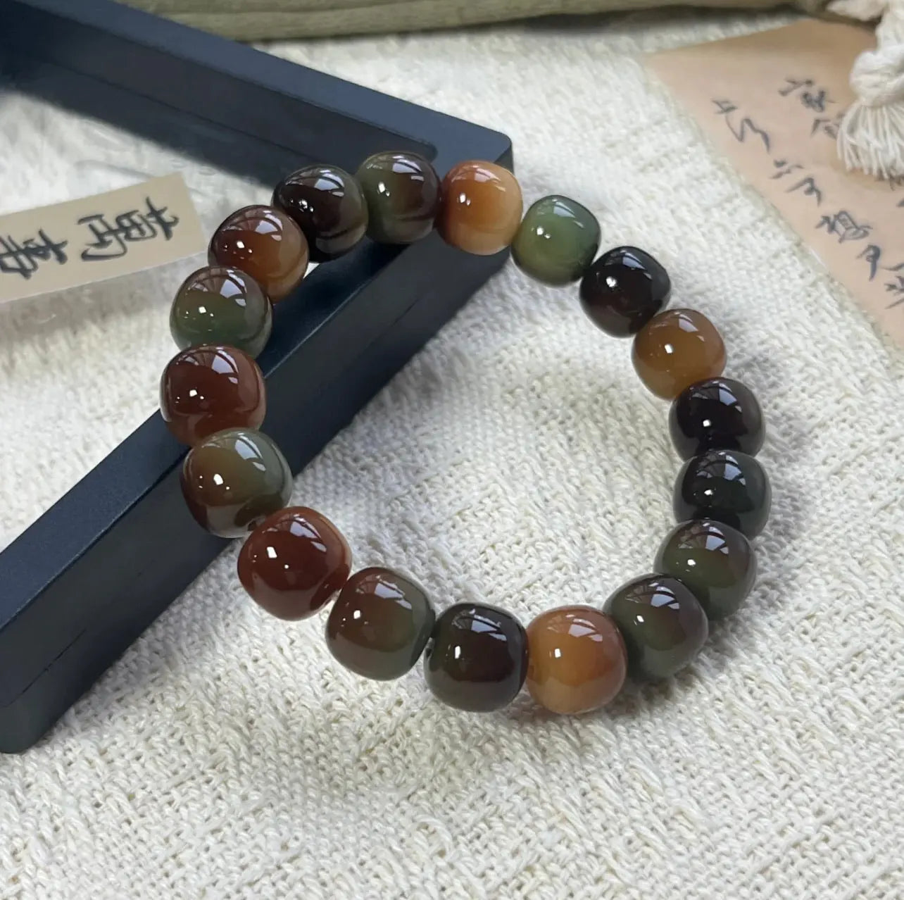 B02 Lưu Quang Dật Thải – Vòng Bồ Đề Chuỗi Trơn Dải Màu Quốc Phong  Bồ đề sao nguyệt