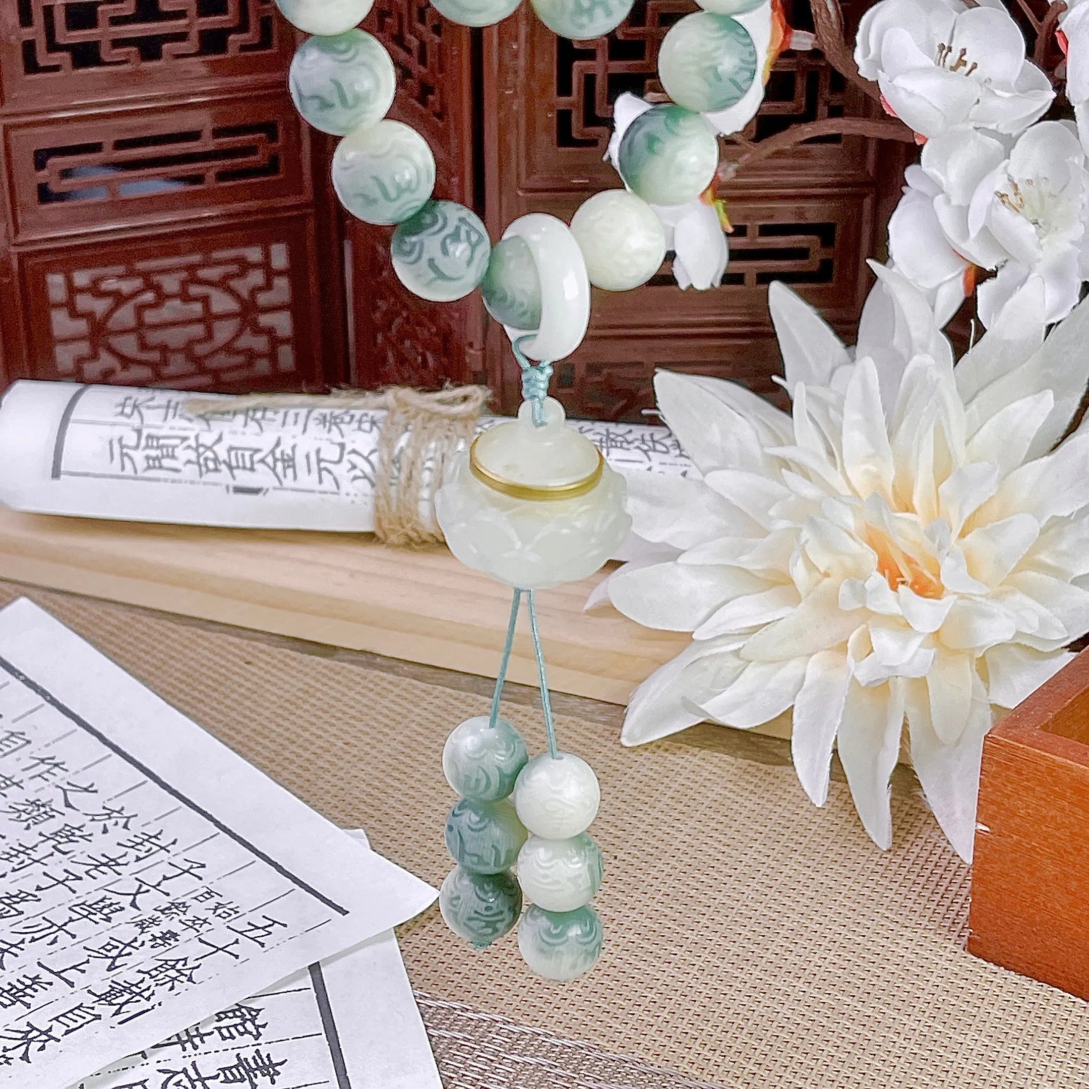 B40 Tràng Hạt 108 Hạt Bồ Đề 12mm Lục Tự Đại Minh Chú – Có Lư Phát Quang Đựng Hạt Thơm - Án Mani Bát Mi Hồng  Bồ đề sao nguyệt