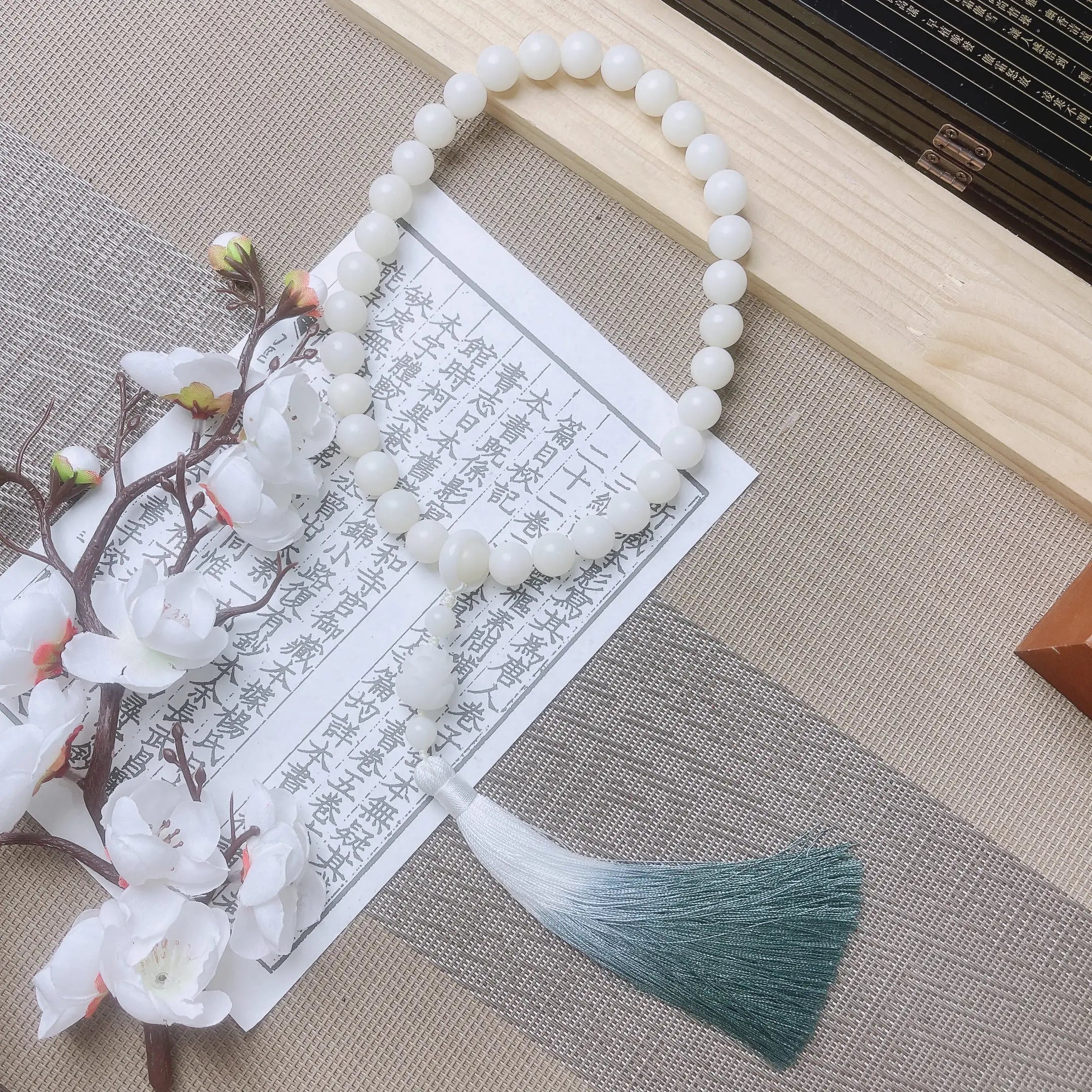 B38 – Chuỗi vòng dài Hạt Bạch Ngọc Bồ Đề tự nhiên - Lần hạt, đeo tay - Hoa sen, Nhẫn treo, Tua rua ombre xinh  Bồ đề sao nguyệt