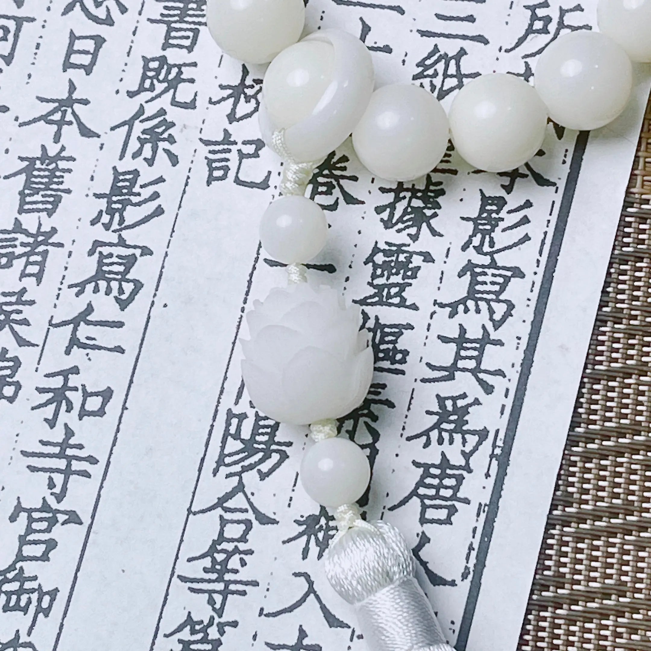 B38 – Chuỗi vòng dài Hạt Bạch Ngọc Bồ Đề tự nhiên - Lần hạt, đeo tay - Hoa sen, Nhẫn treo, Tua rua ombre xinh  Bồ đề sao nguyệt
